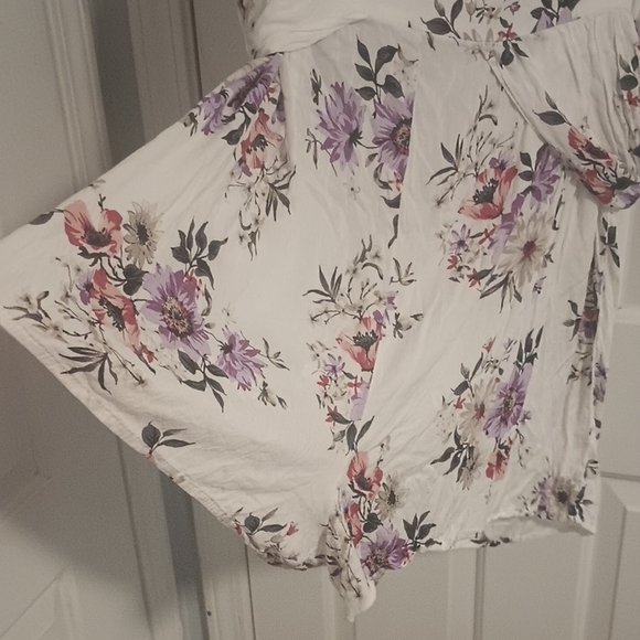 Torrid Floral Walkthrough Romper Size 20 - Picture 6 of 14